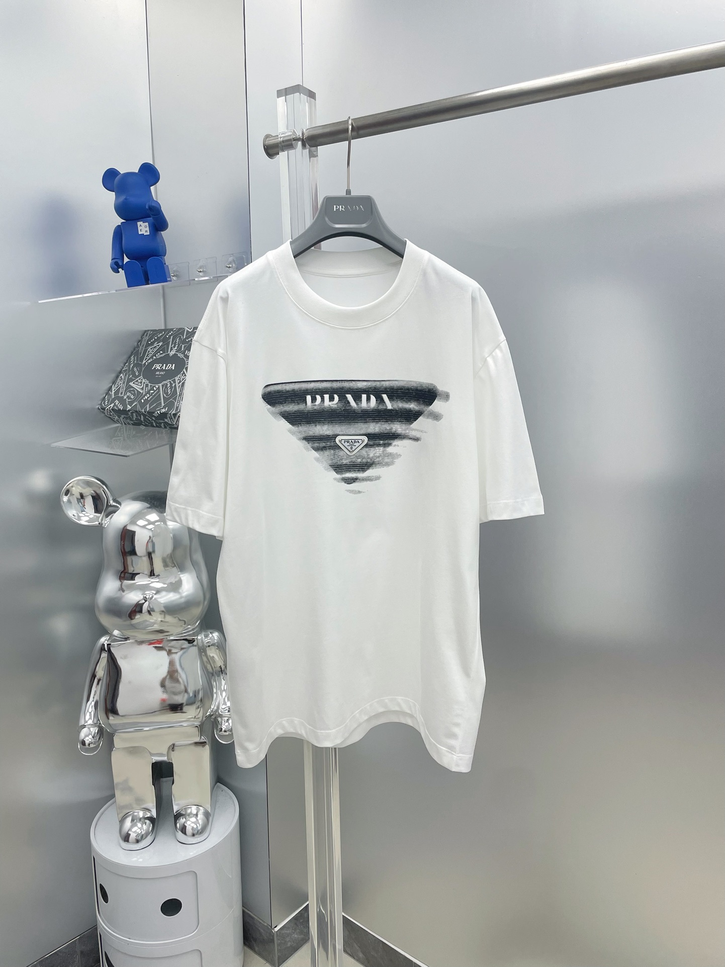 Prada Kleidung T-Shirt Stickerei Baumwolle Stricken Sommerkollektion Fashion Kurzarm