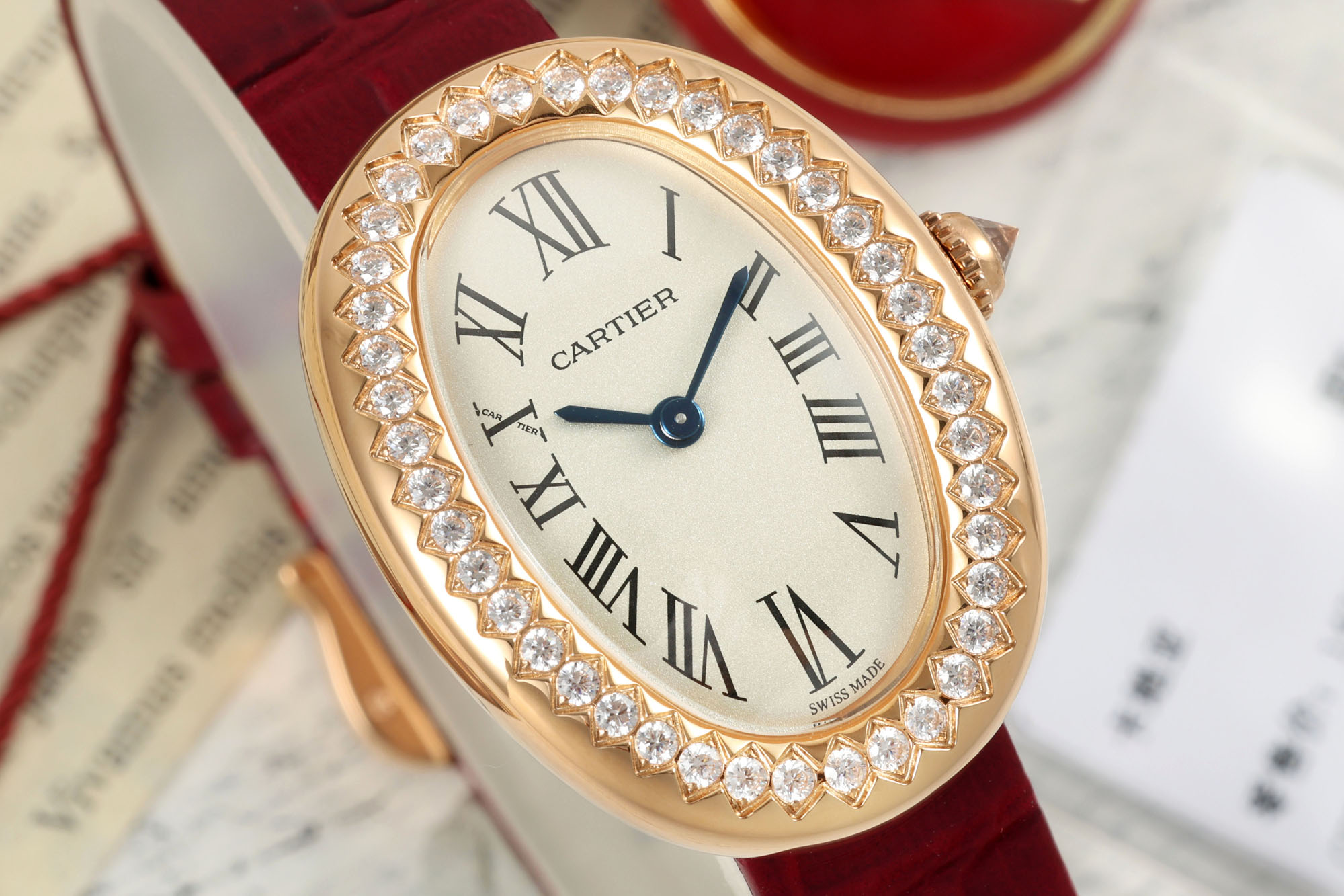 “Cartier Bagnoire Wristwatch Series: 100-Year Process and Modern Elegance in 31MM *23MM Elliptical Design”