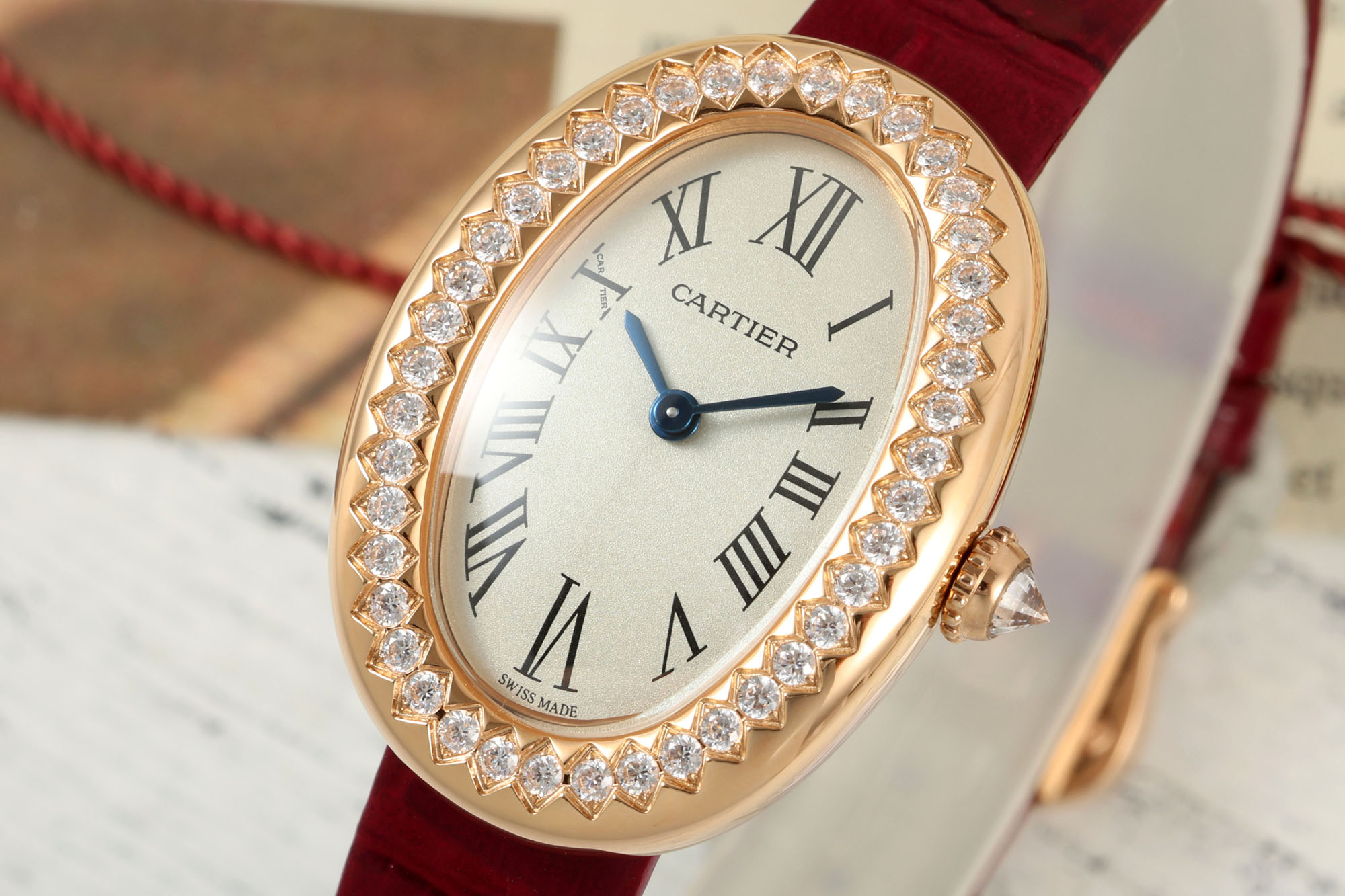 “Cartier Bagnoire Wristwatch Series: 100-Year Process and Modern Elegance in 31MM *23MM Elliptical Design” - 图片 2