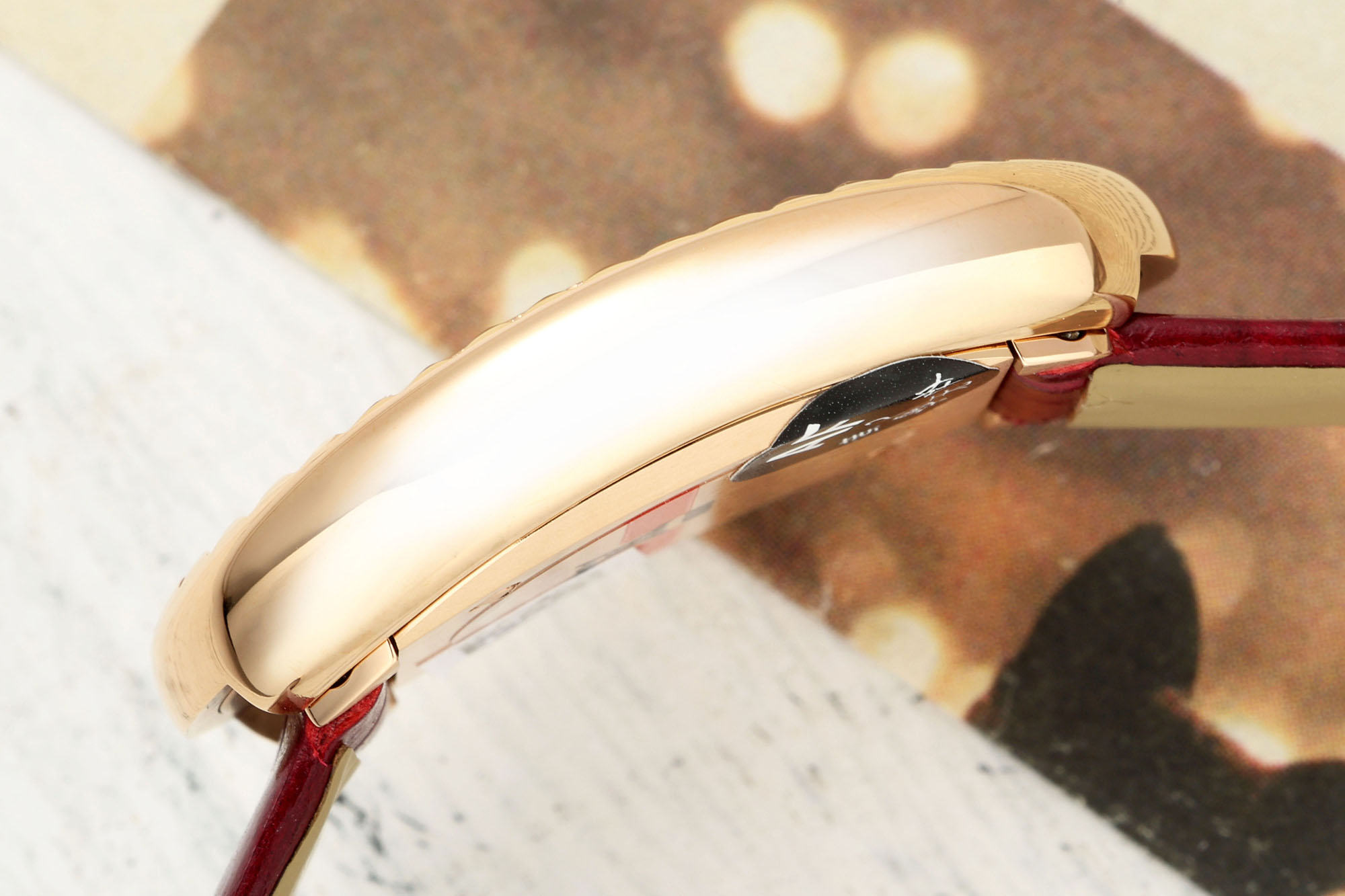 “Cartier Bagnoire Wristwatch Series: 100-Year Process and Modern Elegance in 31MM *23MM Elliptical Design” - 图片 6