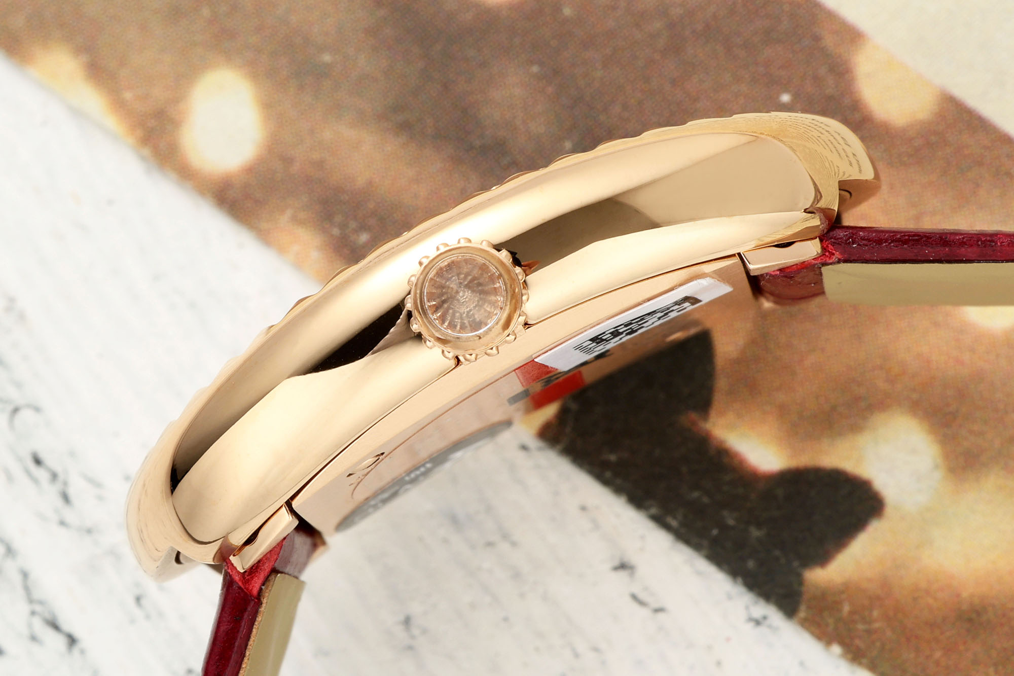 “Cartier Bagnoire Wristwatch Series: 100-Year Process and Modern Elegance in 31MM *23MM Elliptical Design” - 图片 5