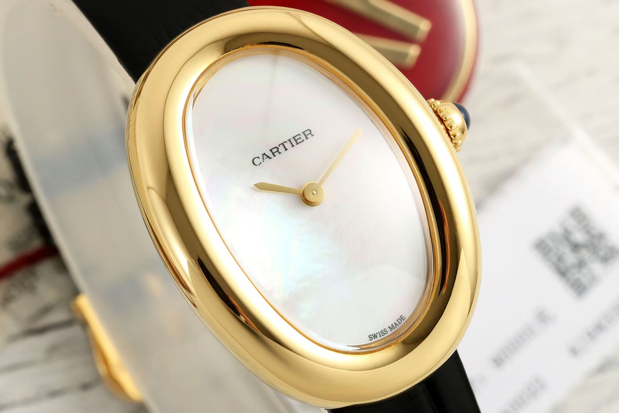 “Cartier AF 100-Year Bagnoire Wristwatch Series: Timeless Elegance with Modern Touches” - 图片 2