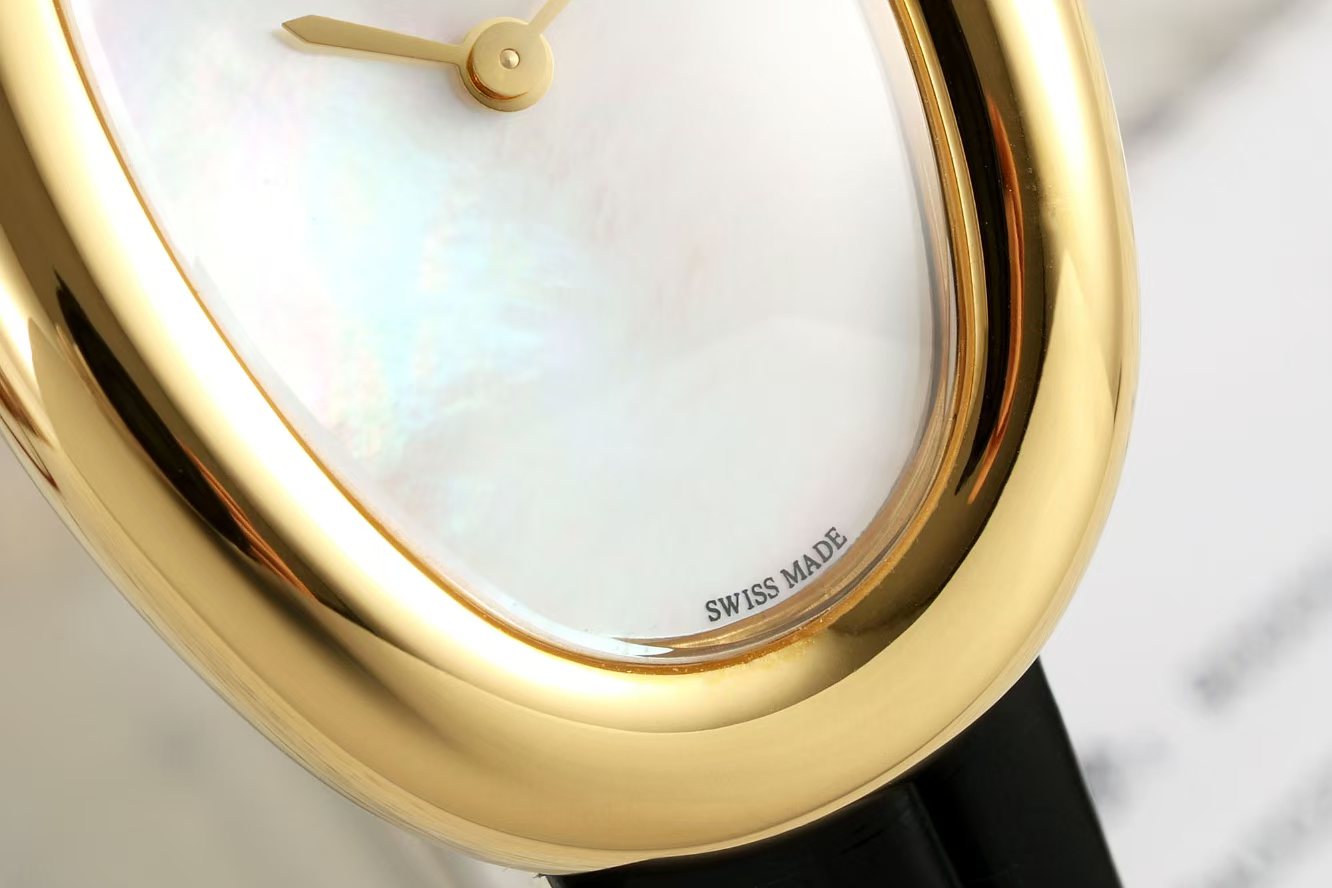 “Cartier AF 100-Year Bagnoire Wristwatch Series: Timeless Elegance with Modern Touches” - 图片 4