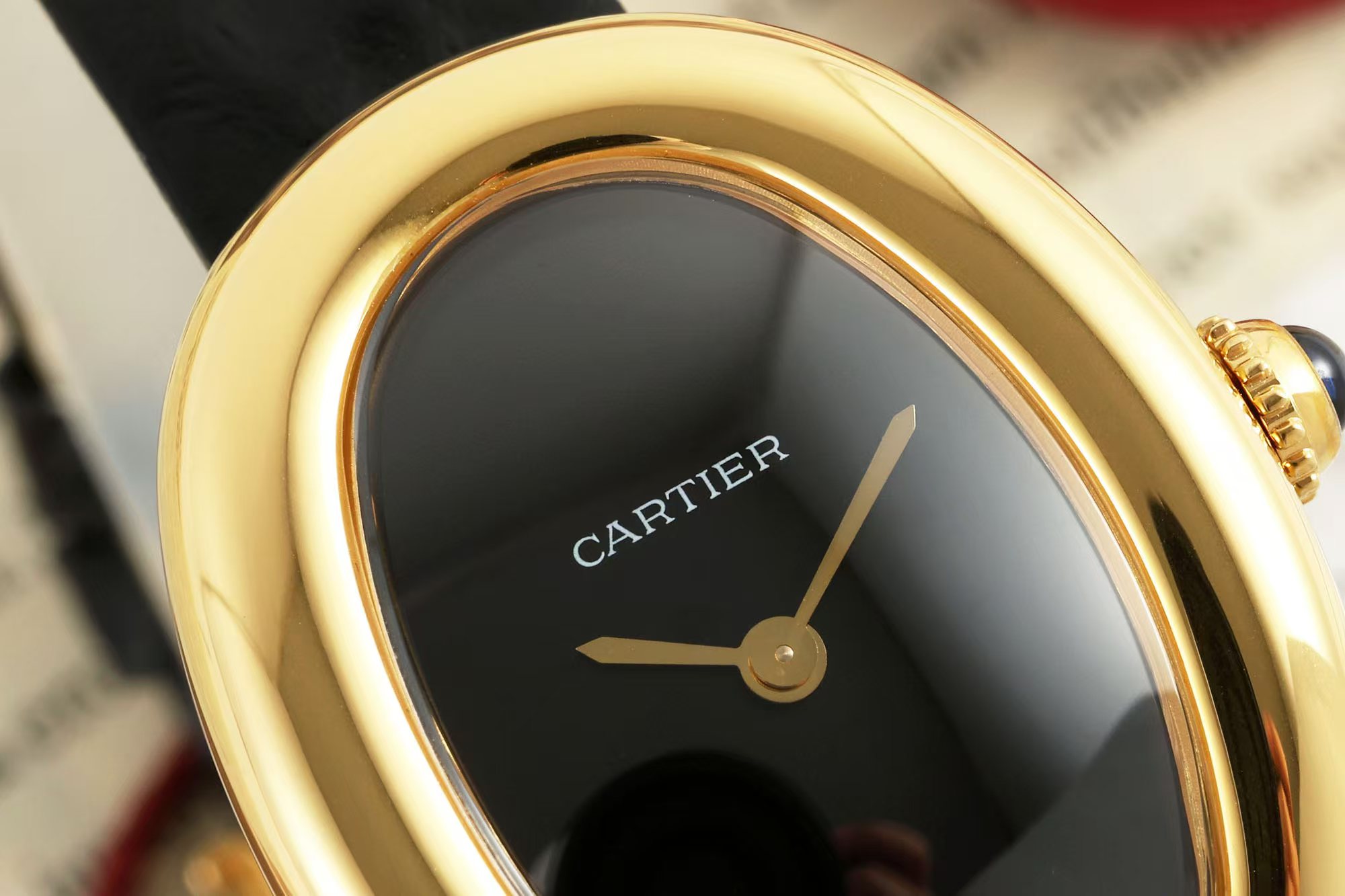 “Cartier Bagnoire Wristwatch Series: Perfect 100-Year Recapitulation with Modern Elegance and French Charm” - 图片 3