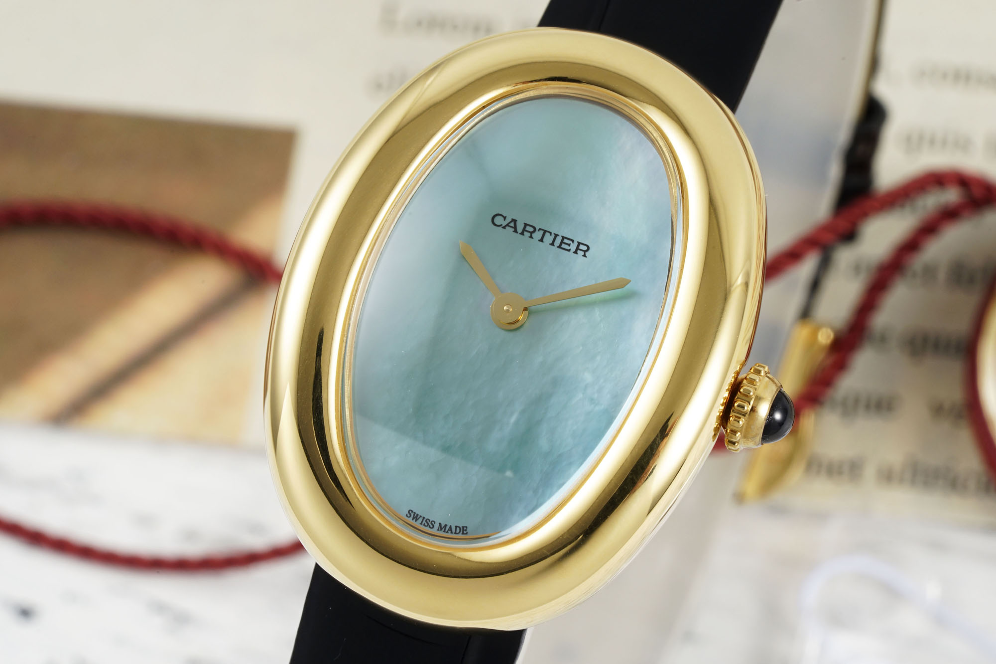“Cartier Bagnoire Wristwatch Series: 100-Year Recapitulation and Modern Elegance”