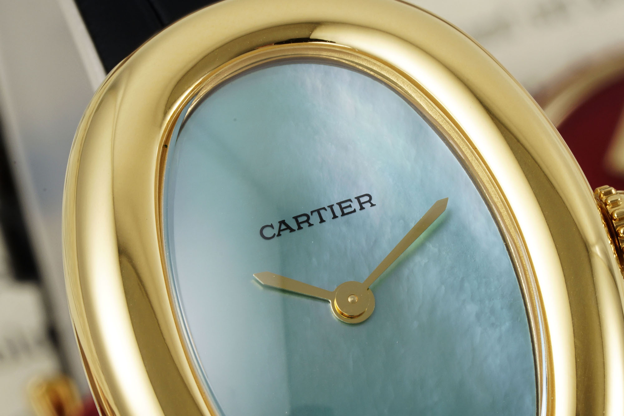 “Cartier Bagnoire Wristwatch Series: 100-Year Recapitulation and Modern Elegance” - 图片 3