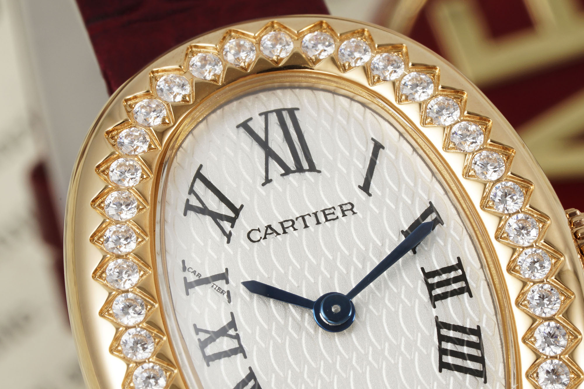 “Cartier Bagnoire Wristwatch Series: 100-Year Process Perfectly Recaptured in AF Model | Modern Elegance & French Style” - 图片 3