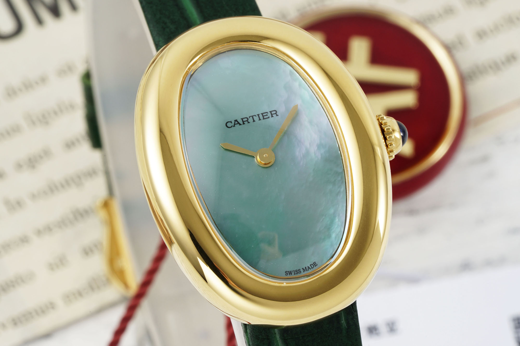 “Cartier Bagnoire Wristwatch Series: 100-Year Process & Modern Elegance with Classic French Style”