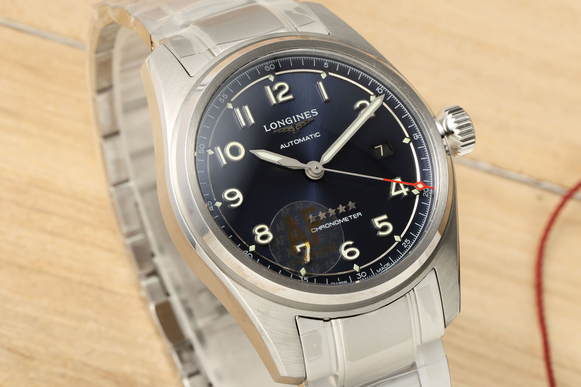 “Longines Five Stars Watch Tribute: Quality, Design, and Heritage in Steel with Water Resistance” - 图片 3