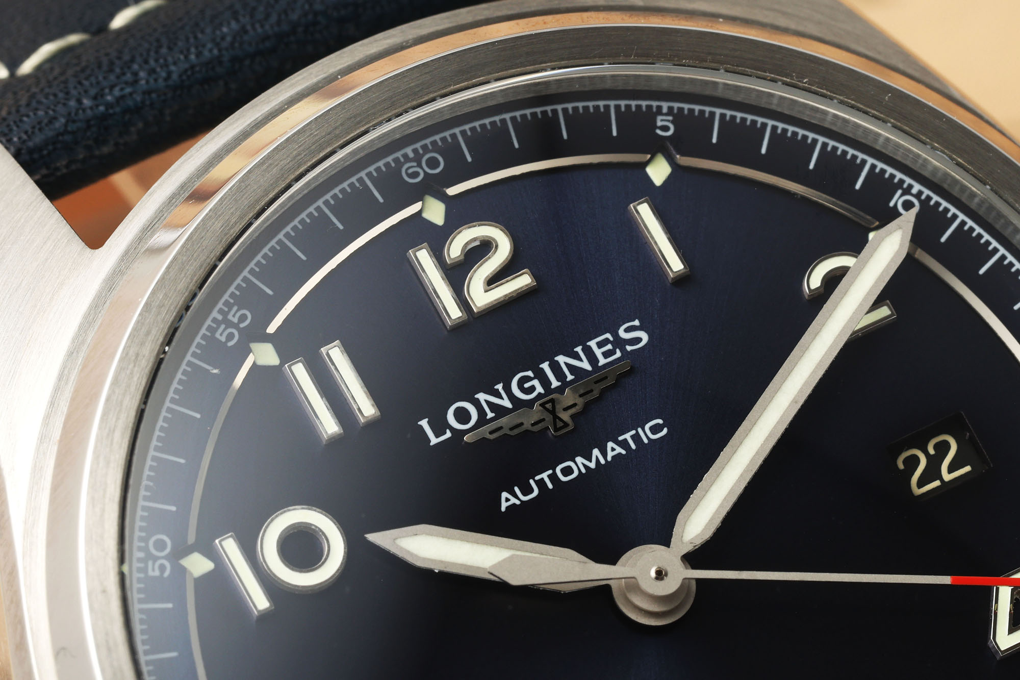 “AF Tribute to Five Stars Watch: Longines Pioneer Collection with New Packaging and Enhanced Quality Features” - 图片 4