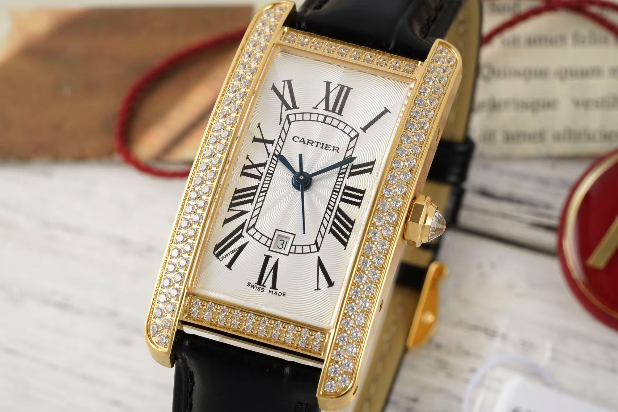 NO:387386,AF Cartier Cartier American Tank Medium Swiss Quartz Series Movement Swiss Quartz Movement Medium Diameter 41.6*22.6 Dial Silver-plated engraved dial, sword-shaped blue steel hands, Roman numeral hour markers, anti-wear sapphire crystal glass crown octagonal crown inlaid with a sapphire case stainless steel, 18K gold, 18K rose gold, inlaid with brilliant cut round diamonds. Strap black, blue, light brown, dark brown belt waterproof performance 30 meters Function time display, date display,, cartier, cartier, gold19860909AF卡地亚Cartier美国坦克中号瑞士石英系列 机芯瑞士石英机芯 表径中号41.6*22.6 表盘镀银雕纹表盘,剑形蓝钢指针,镶嵌罗马数字时标 表镜抗磨损蓝宝石水晶玻璃 表冠八角形表冠镶嵌一颗蓝宝石 表壳精钢,18K黄金,18K玫瑰金,镶嵌明亮式切割圆钻. 表带黑色、蓝色、浅棕色、深棕色皮带 防水性能30米 功能时间显示,日期显示,,cartier,cartier,gold,Watch