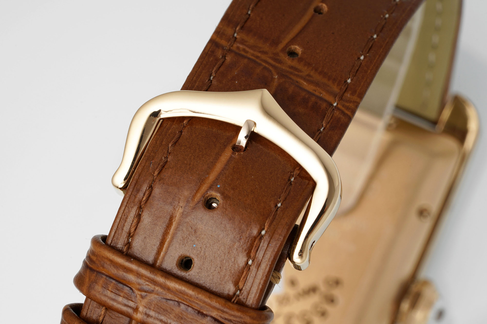 Cartier Tank American Medium Size Quartz Movement Diamond Bezel Leather Strap 7 i1744456674057 2817 0 5