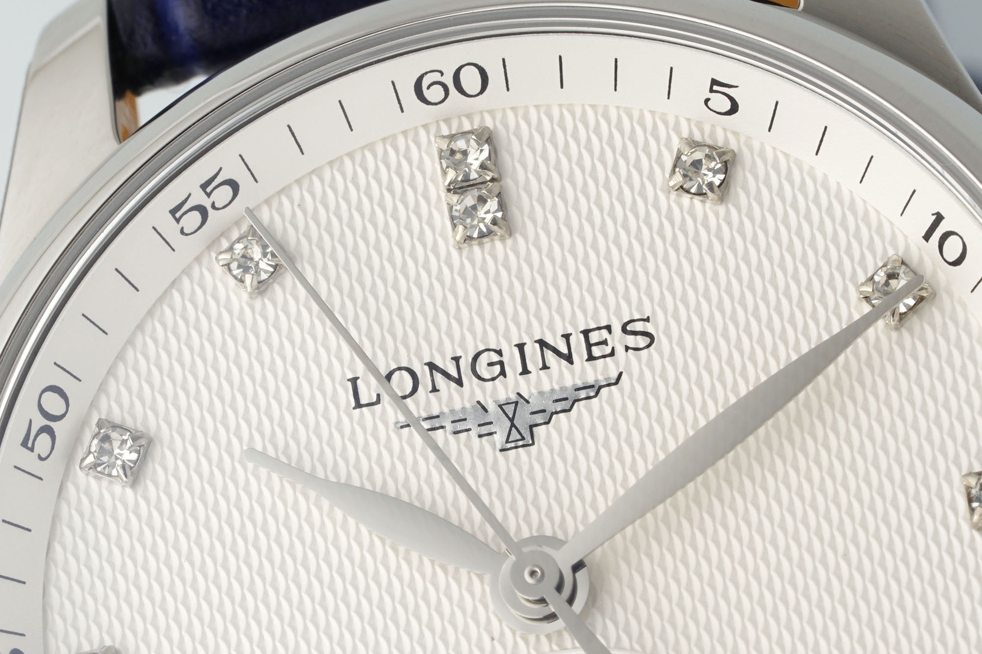 Elegant 34mm AF Pioneer’s Monthly Table: Luxury Design for Women with High Performance Features - 图片 4