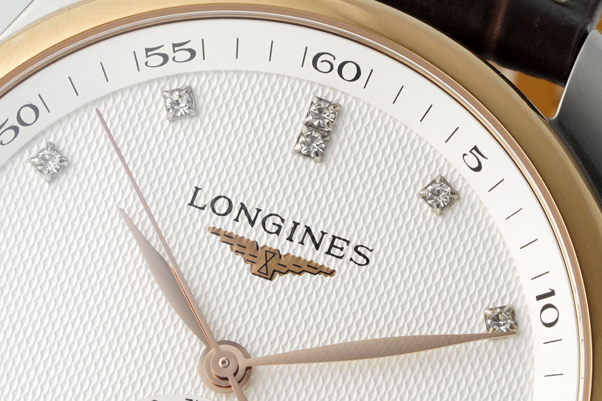 “AF Pioneers 40MM: Elegant Monthly Series for Asian Men with Noble Design” - 图片 4