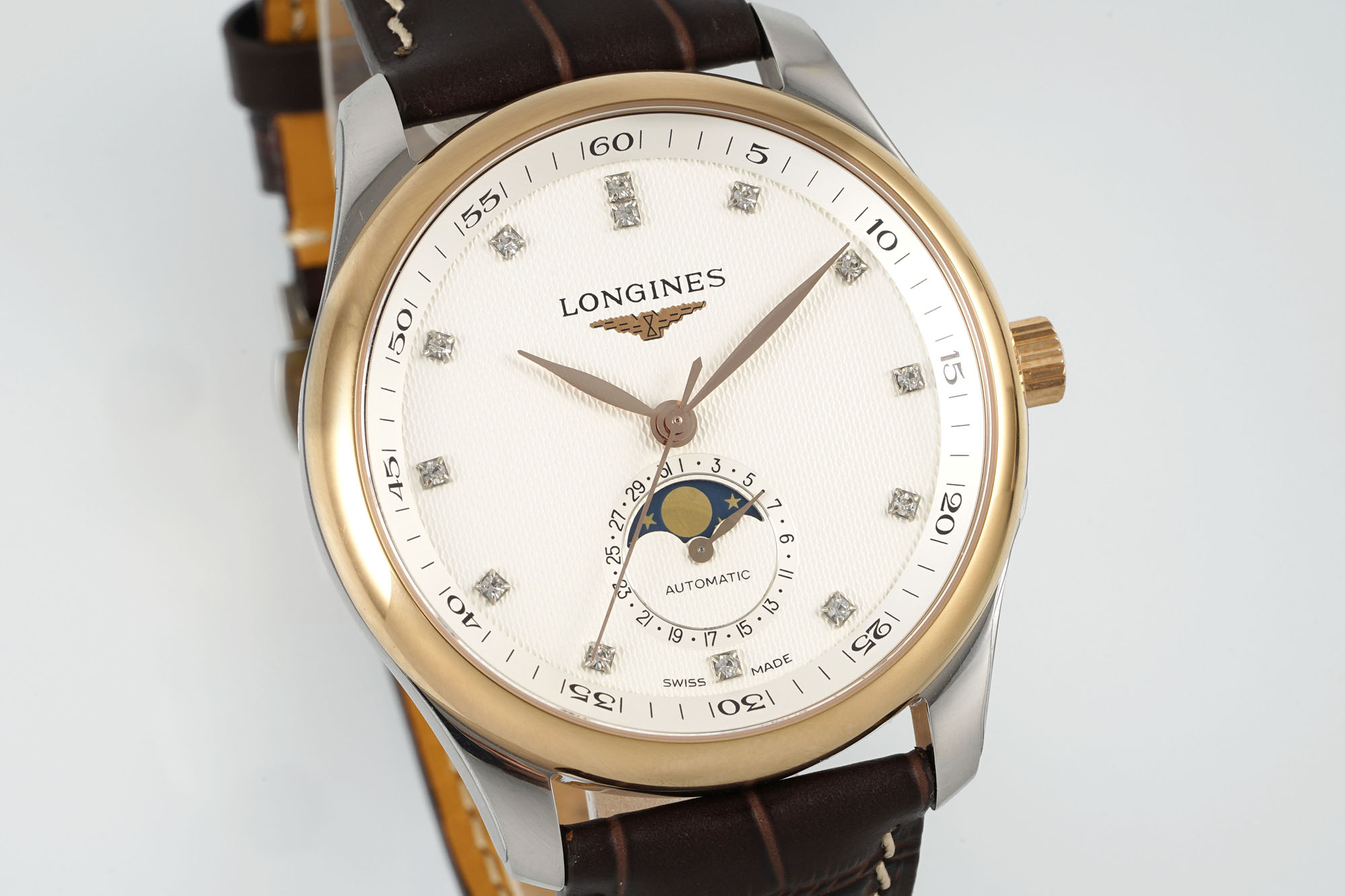 “AF Pioneers 40MM: Elegant Monthly Series for Asian Men with Noble Design” - 图片 3