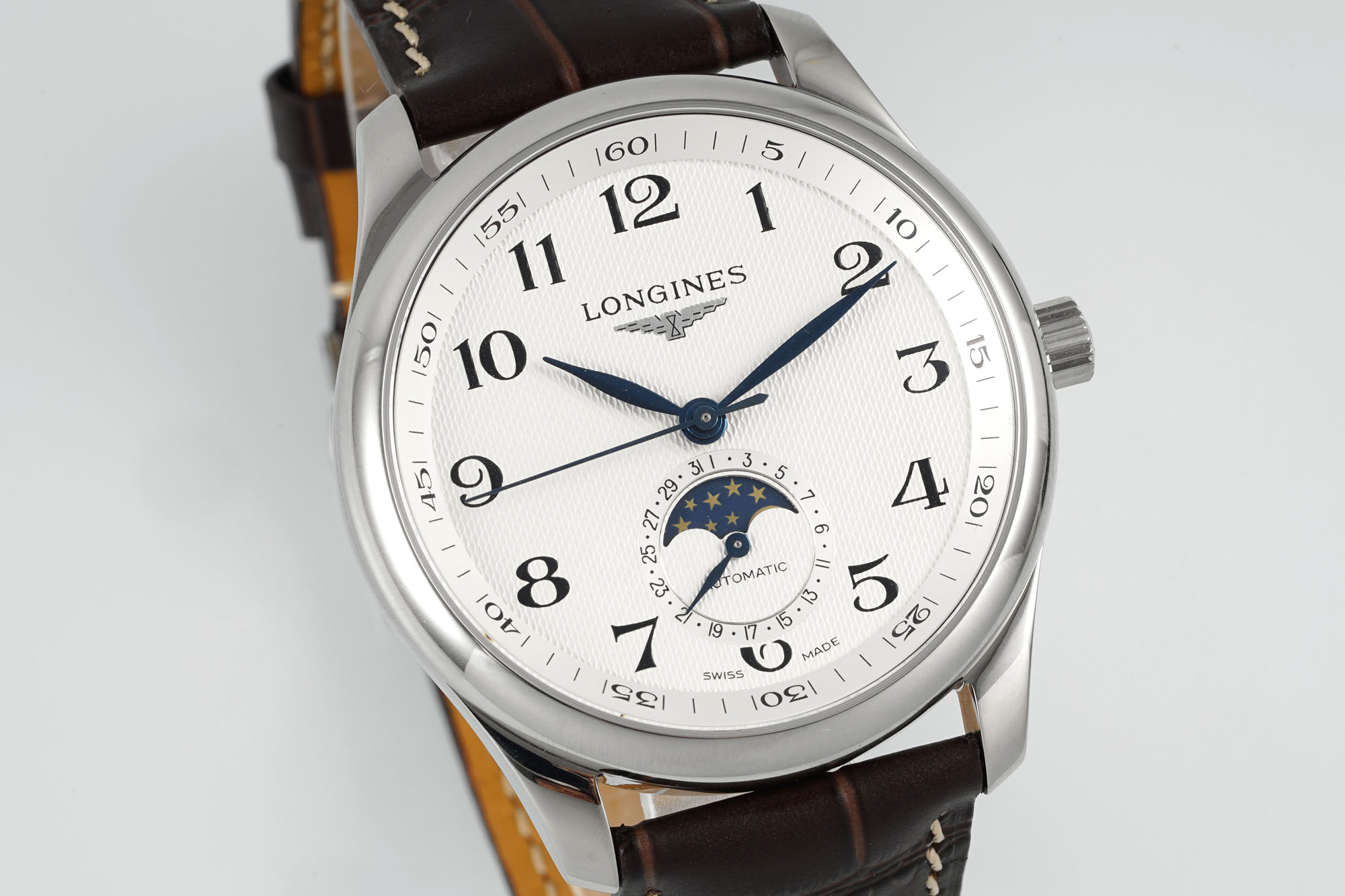 “AF Pioneers Moon Pine Springstone 40MM Watch: Elegant Craftsmanship for Asian Men” - 图片 3