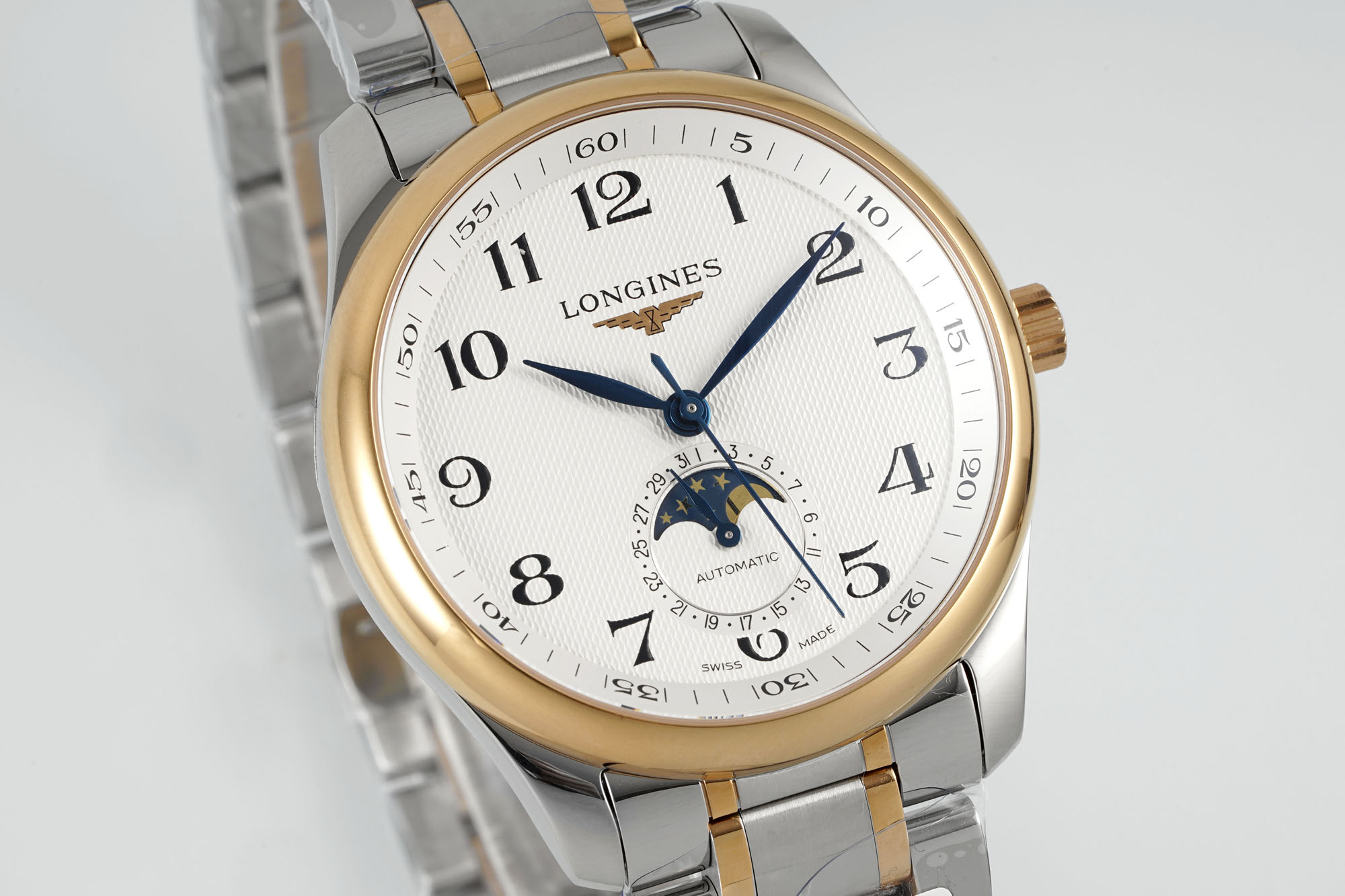“AF Pioneers 40MM Moon Pine and Springstone Watch: Elegant Craftsmanship for Asian Men”