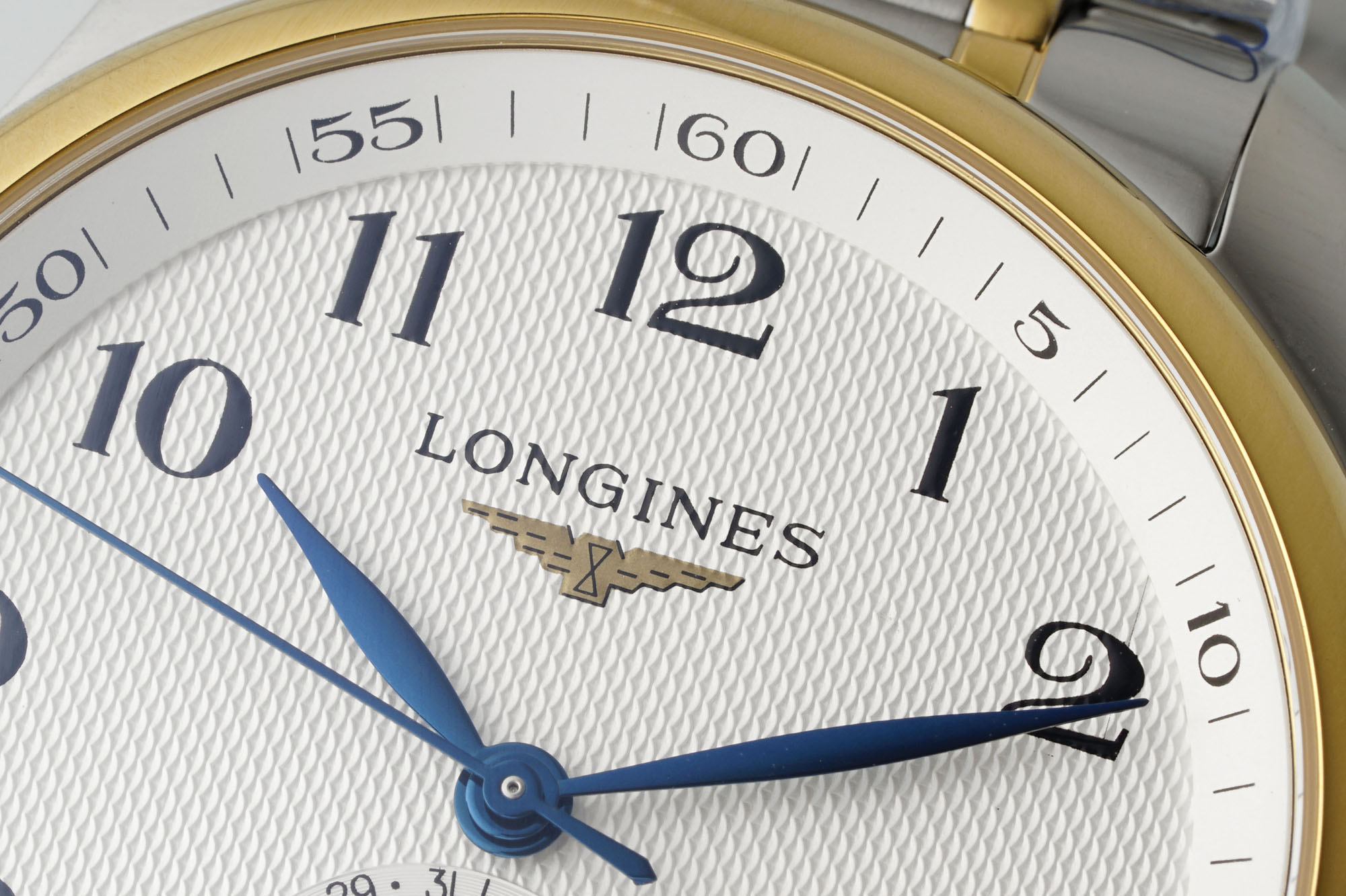 “AF Pioneers 40MM Moon Pine & Springstone Watch: Elegant Craftsmanship for Asian Men” - 图片 3