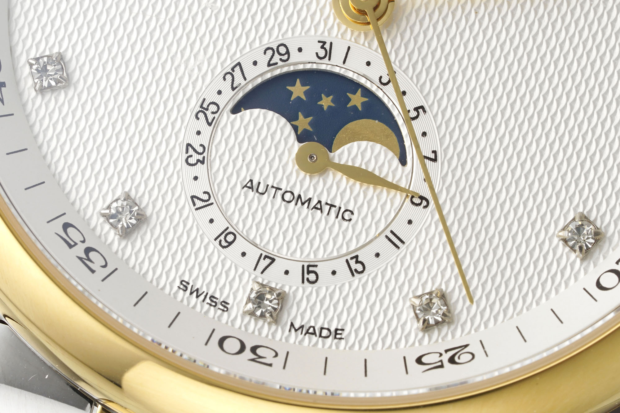 “AF Pioneers Moon Pine and Springstone 40MM: Elegant Craftsmanship for Asian Men” - 图片 4