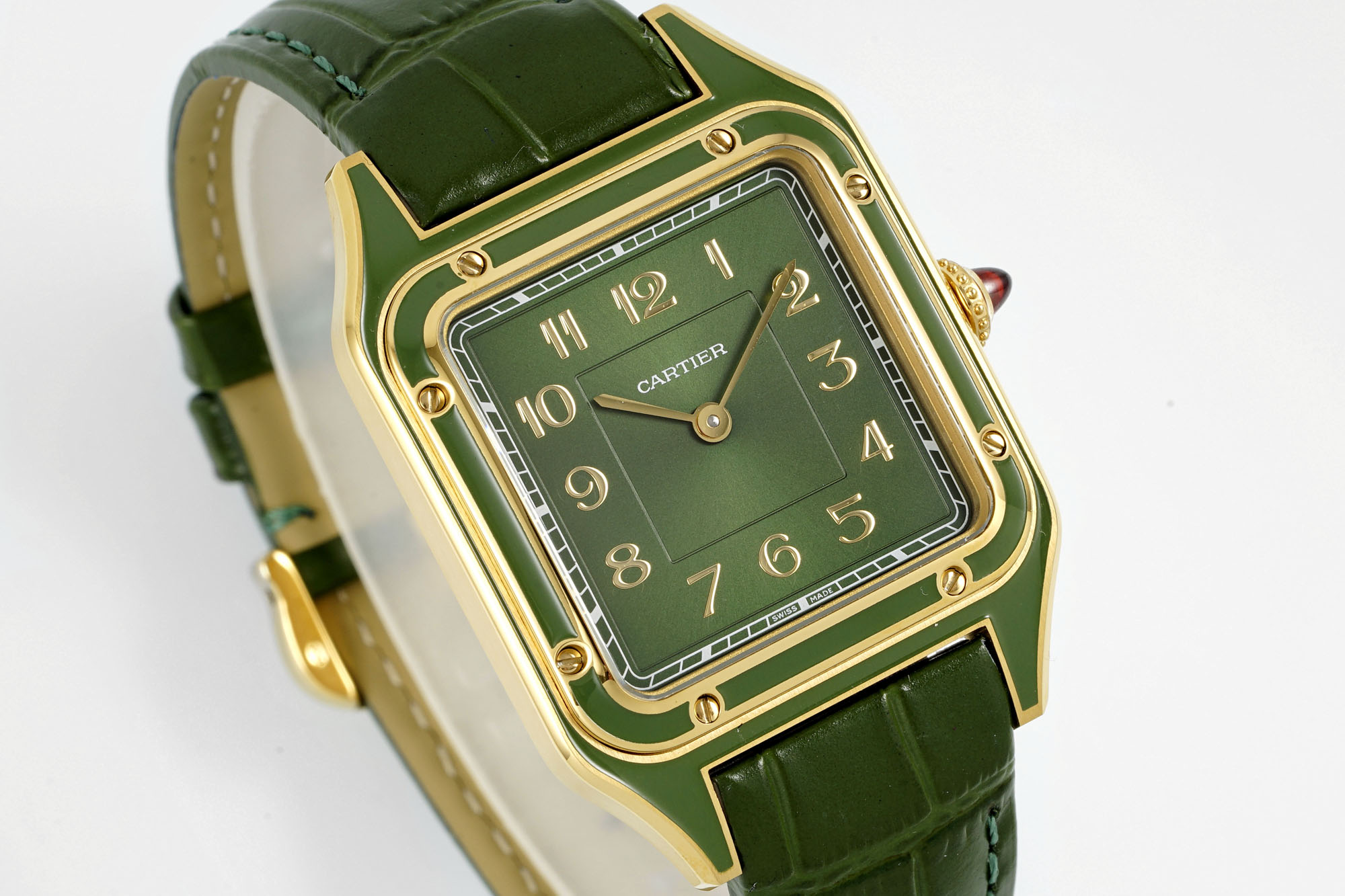 山度士烤漆款瑞士石英
小号27.5*38mm
中号31.4*43.5mm
新款隆重上市🎉🎉🎉