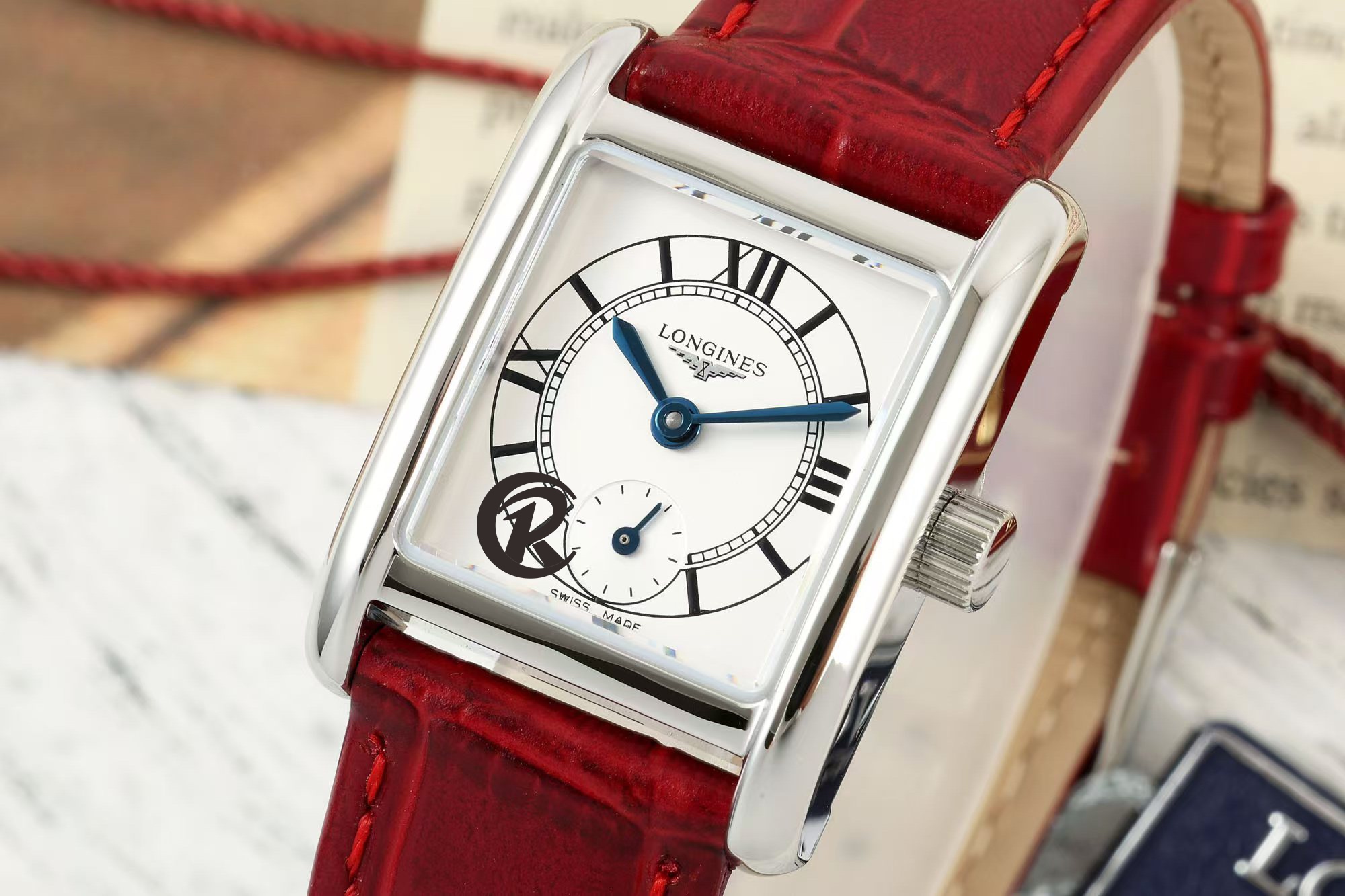 NO:860158,Mini Datro Wiener 21*29mm provides original movement and Swiss movement. There are two movements for you to choose from.19860909迷你黛绰维纳21*29mm 提供原装机芯,瑞士机芯 两种机芯供君选择,,Watch
