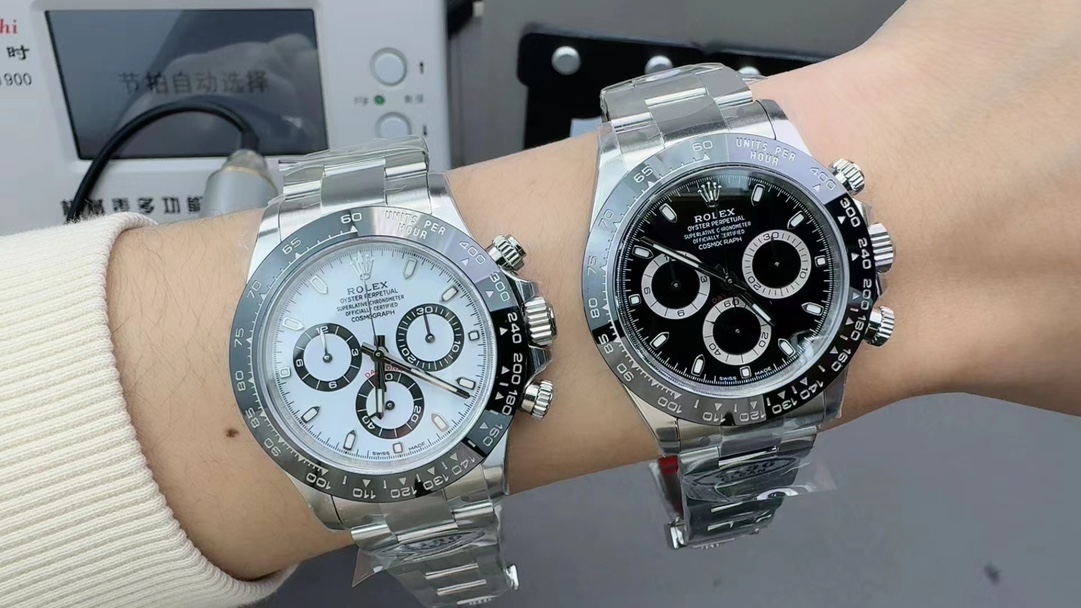 Unknown 来袭‼ ⌚ 价别错过～名额有限‼ 只降价格不降品质‼ 买就送豪华 五件套包装 让你送人倍有面 夏天漏手腕的季节到了
