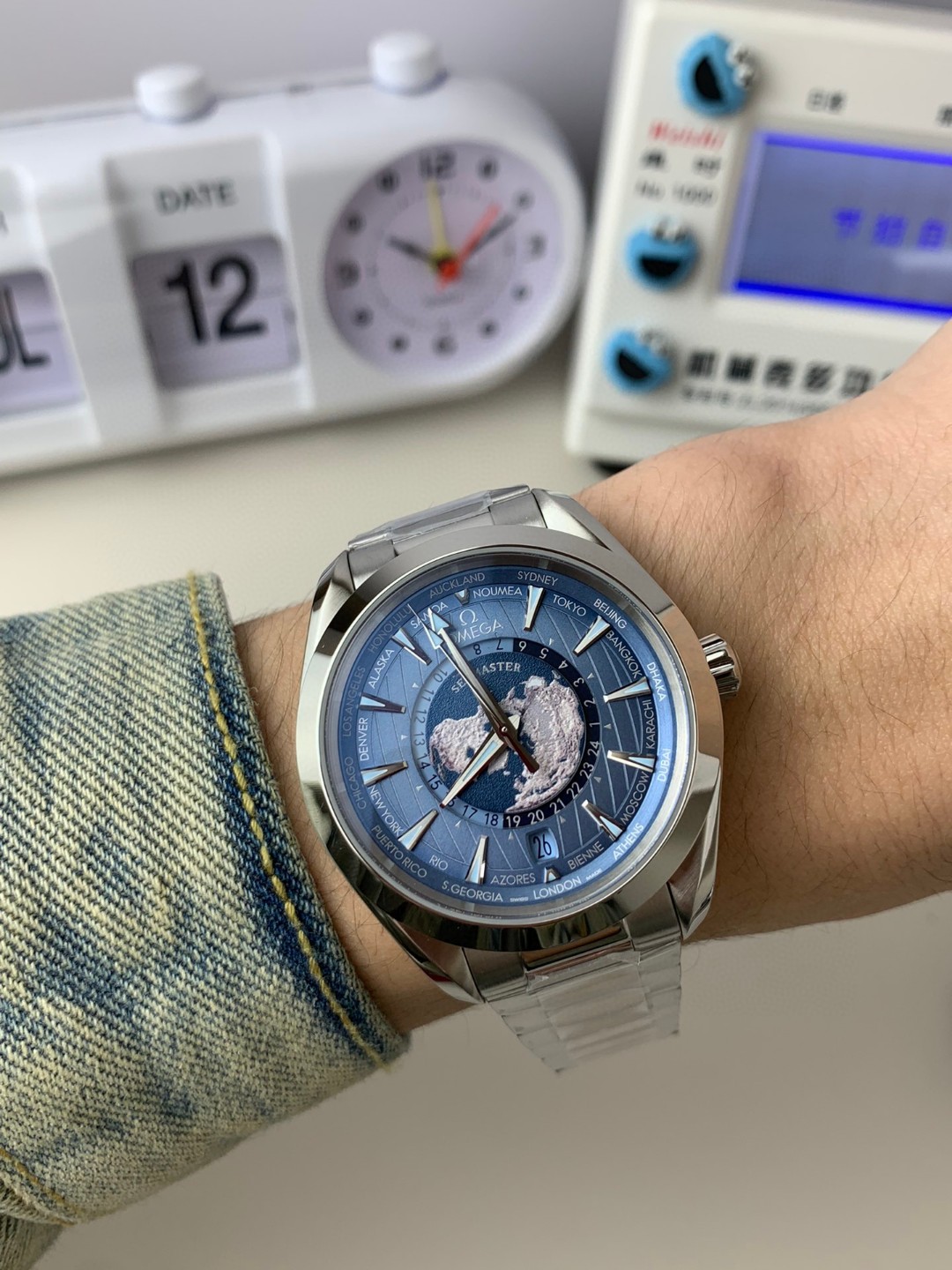 Unknown 来袭‼ ⌚ 价别错过～名额有限‼ 只降价格不降品质‼ 买就送豪华 五件套包装 让你送人倍有面 夏天漏手腕的季节到了