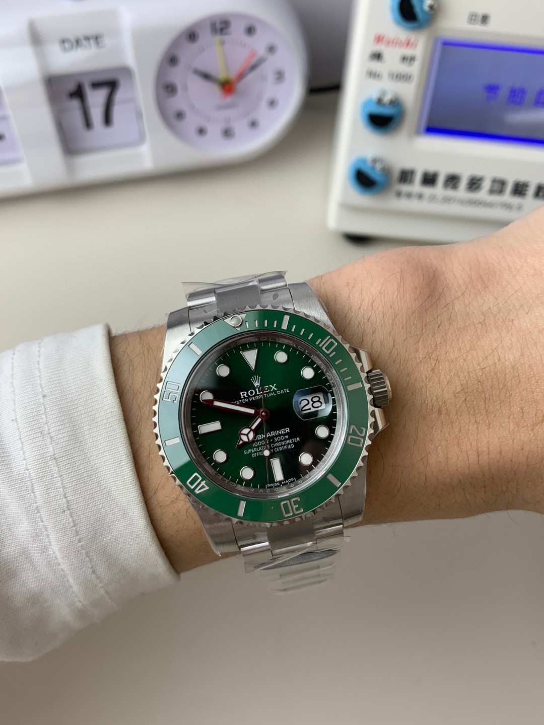 Unknown ⌚ 部分款式 来袭‼ ⌚ 价别错过～名额有限‼ 只降价格不降品质‼ 买就送豪华 五件套包装 让你送人倍有面 夏天漏手腕的季节到了