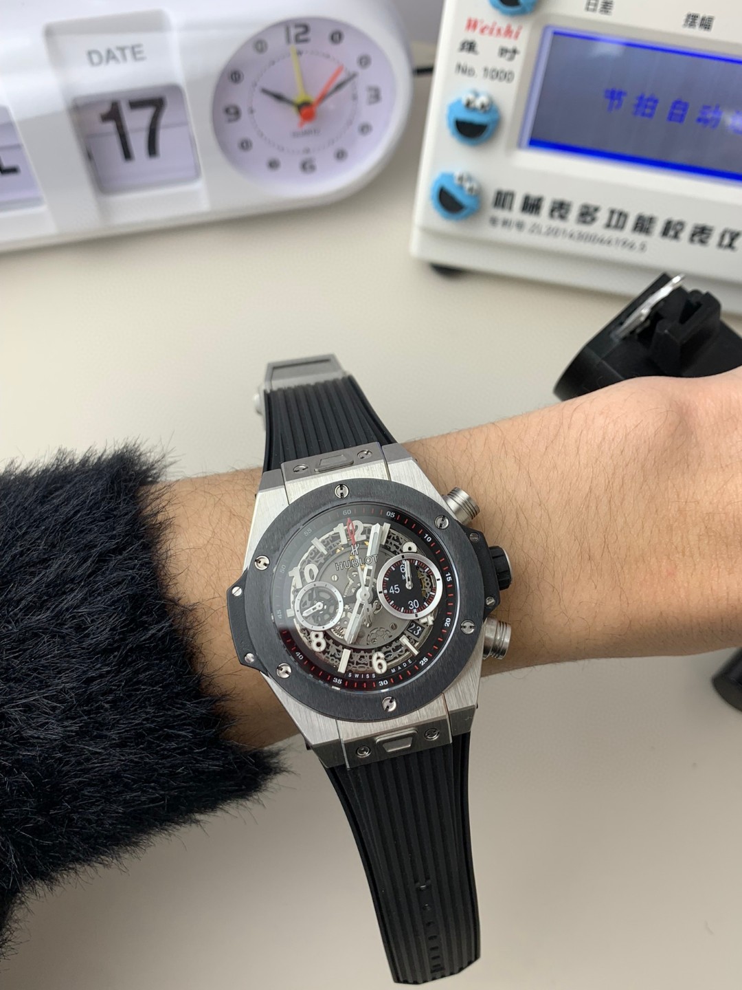 Unknown ⌚ 部分款式 来袭‼ ⌚ 价别错过～名额有限‼ 只降价格不降品质‼ 买就送豪华 五件套包装 让你送人倍有面 夏天漏手腕的季节到了