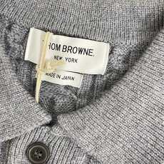 价格280 Thom Browne🇳🇱 TB新款Polo四杠粗针麻花针织衫,针路紧密 袖子四条杠针织而成 价格280 Thom Browne🇳🇱 TB新款Polo四杠粗针麻花针织衫,针路紧密 袖子四条杠针织而成