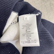 价格270 Thom Browne🇳🇱TB新款条纹针织衫,红白拼色和蓝白拼色两款,经典四条杠设计,袖口纽 价格270 Thom Browne🇳🇱TB新款条纹针织衫,红白拼色和蓝白拼色两款,经典四条杠设计,袖口纽