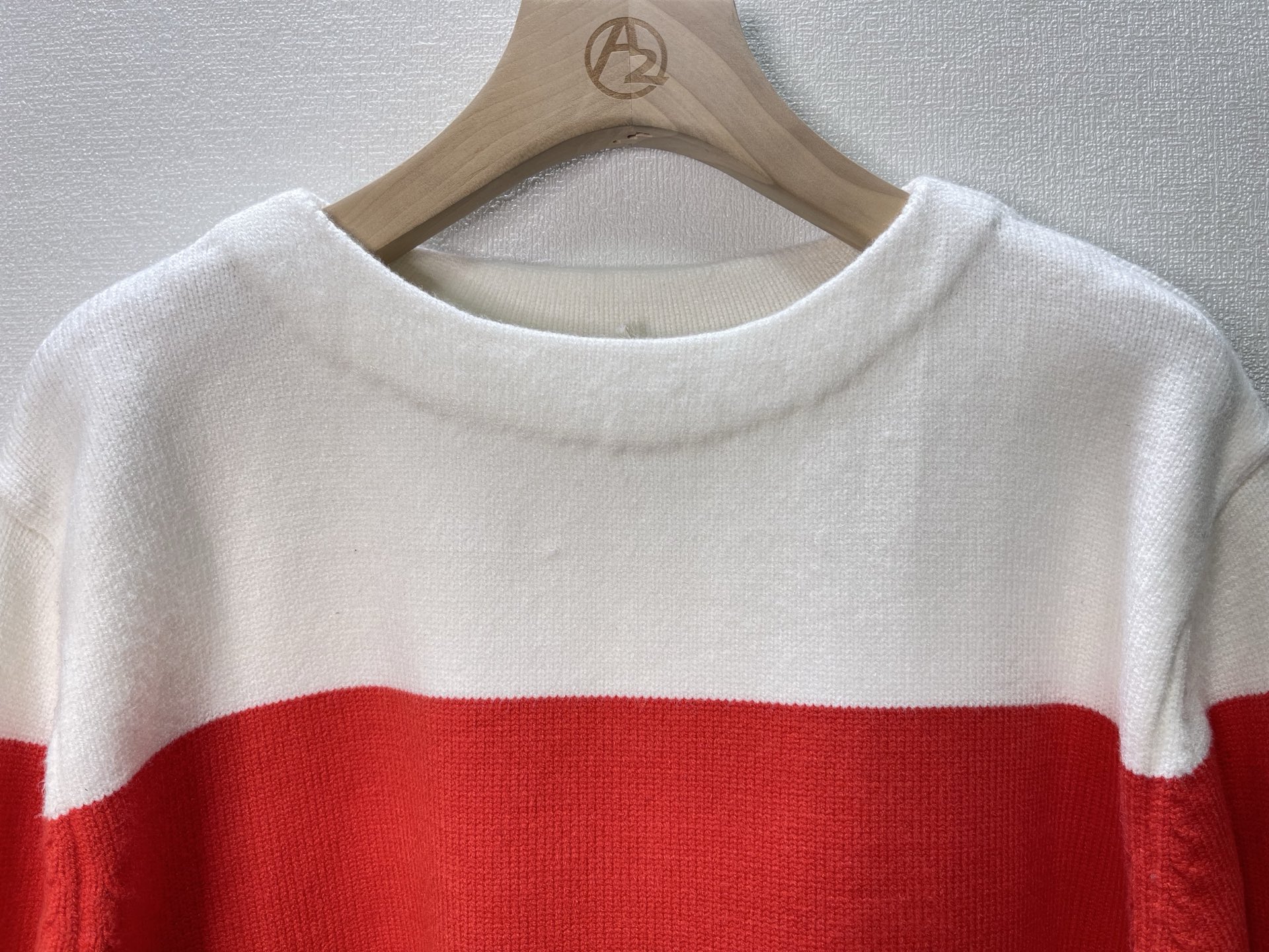 价格270 Thom Browne🇳🇱TB新款条纹针织衫，红白拼色和蓝白拼色两款，经典四条杠设计，袖口纽