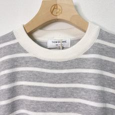 价格250 Thom Browne🇳🇱TB新款条纹长袖针织衫,经典条纹设计圆领毛衣,圆领螺纹边,简约百搭 价格250 Thom Browne🇳🇱TB新款条纹长袖针织衫,经典条纹设计圆领毛衣,圆领螺纹边,简约百搭