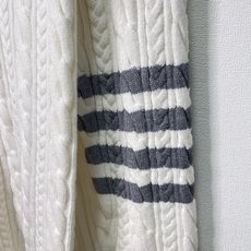 价格280 Thom Browne🇳🇱 TB新款Polo四杠粗针麻花针织衫,针路紧密 袖子四条杠针织而成 价格280 Thom Browne🇳🇱 TB新款Polo四杠粗针麻花针织衫,针路紧密 袖子四条杠针织而成