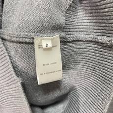 价格270 Thom Browne🇳🇱TB新款圆领菱形针织毛衣,经典四条纹袖口设计,菱形编织纹理立体有型 价格270 Thom Browne🇳🇱TB新款圆领菱形针织毛衣,经典四条纹袖口设计,菱形编织纹理立体有型
