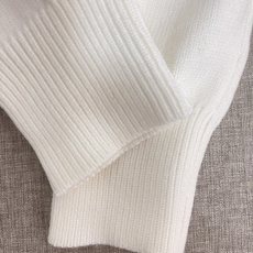 价格270 Thom Browne🇳🇱TB新款圆领菱形针织毛衣,经典四条纹袖口设计,菱形编织纹理立体有型 价格270 Thom Browne🇳🇱TB新款圆领菱形针织毛衣,经典四条纹袖口设计,菱形编织纹理立体有型
