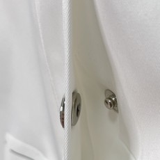 价格310 Thom Browne🇳🇱TB新款高领夹克 防撕裂斜纹质感层搭设计 定制双层斜纹面料,高定面 价格310 Thom Browne🇳🇱TB新款高领夹克 防撕裂斜纹质感层搭设计 定制双层斜纹面料,高定面