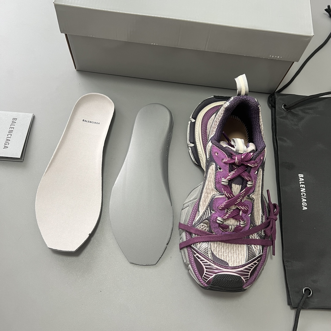 Balenciaga 纯 本Balenciaga Phantom Sneaker 巴黎世家全新做旧十代紫色潮流跑鞋 在延续 Track Trainer 户外轮廓和复杂鞋面结构的同时