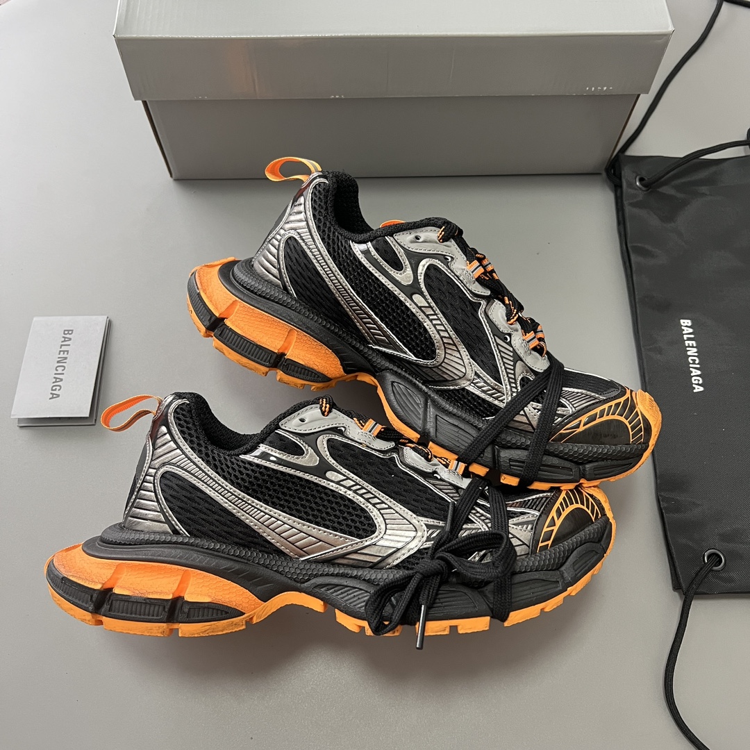 Balenciaga 纯 本Balenciaga Phantom Sneaker 巴黎世家全新做旧十代黑橙潮流跑鞋 在延续 Track Trainer 户外轮廓和复杂鞋面结构的同时