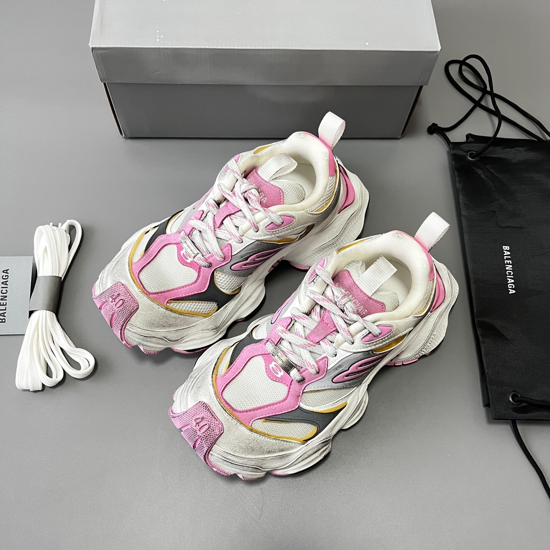 Balenciaga CARGO Bigfoot con cordones y punta redonda. Balenciaga creó un par de zapatos que nacieron para ca…