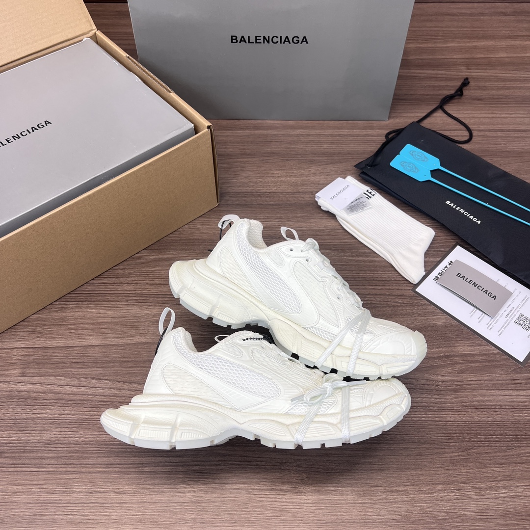 Balenciaga Balenciaga Phantom Sneaker 3XL 巴黎世家全新做旧十代潮流跑鞋 在延续 Track Trainer 户外轮廓和复杂鞋面结构的同时