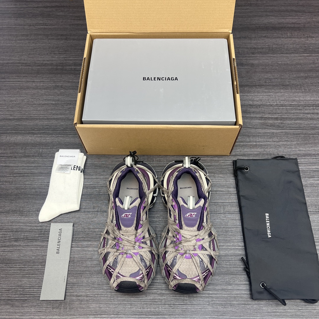 Balenciaga 纯 本Balenciaga Phantom Sneaker 巴黎世家全新做旧十代绑带潮流跑鞋 在延续 Track Trainer 户外轮廓和复杂鞋面结构的同时