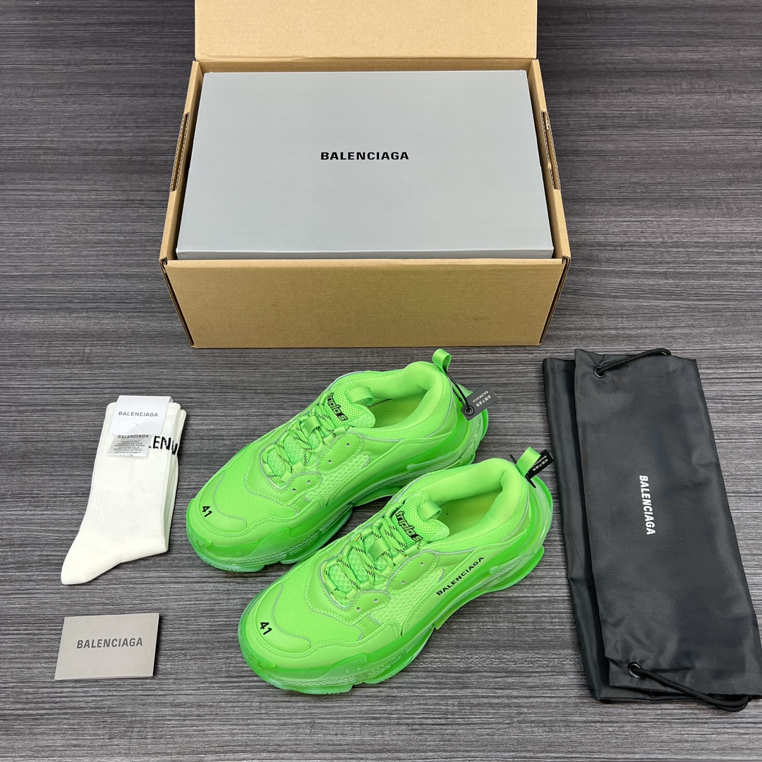 La versión oficial del colchón de aire de Balenciaga Triple S es la versión original pura, la fuente correcta está elec…