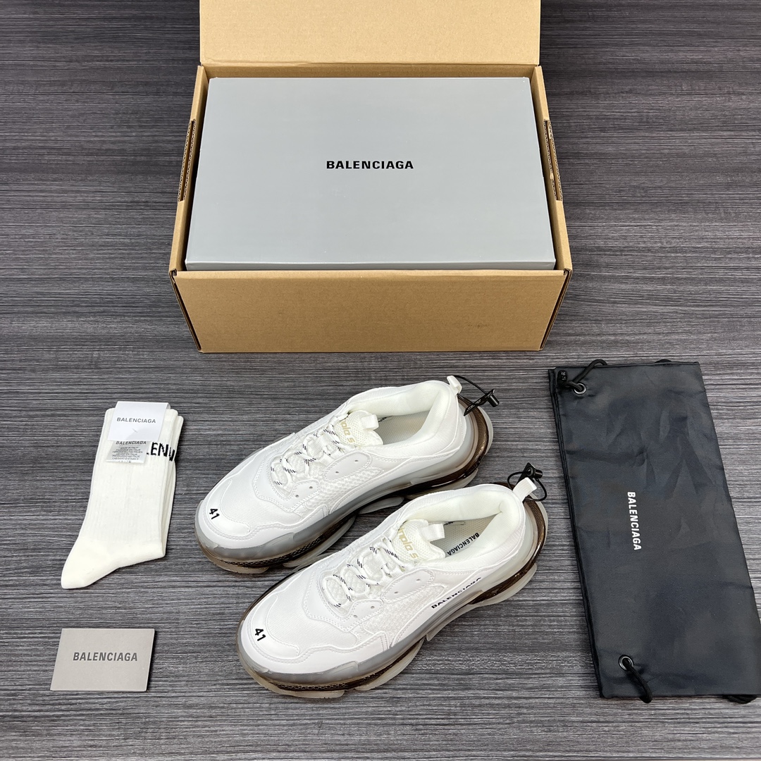 NO:165042,Pure original version Balenciaga Triple S Official air cushion version Pure original version Correct font electric embroidery Correct thickness, position, size Correct side TPU Breathable hole matching Ideal for the original correct air cushion separation sole, pay attention to distinguishing between one shoe and one size marking!  Original outsole made of old craftsmanship, original version is consistent with 