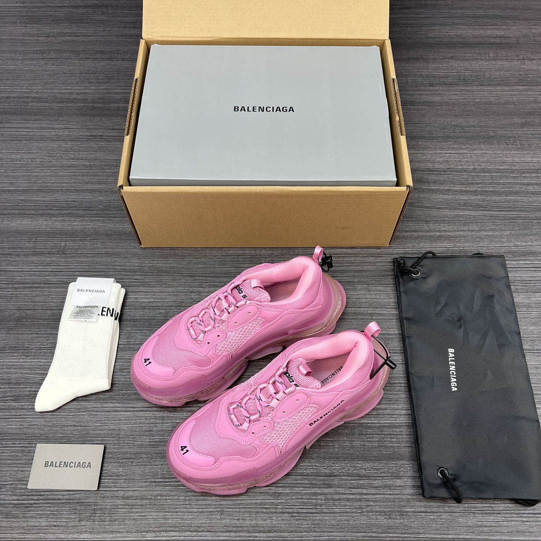 NO:165059,Pure original version Balenciaga Triple S Official air cushion version Pure original version Correct font electric embroidery Correct thickness, position, size Correct side TPU Breathable hole matching Ideal for the original correct air cushion separation sole, pay attention to distinguishing between one shoe and one size marking!  Original outsole made of old craftsmanship, original version is consistent with 