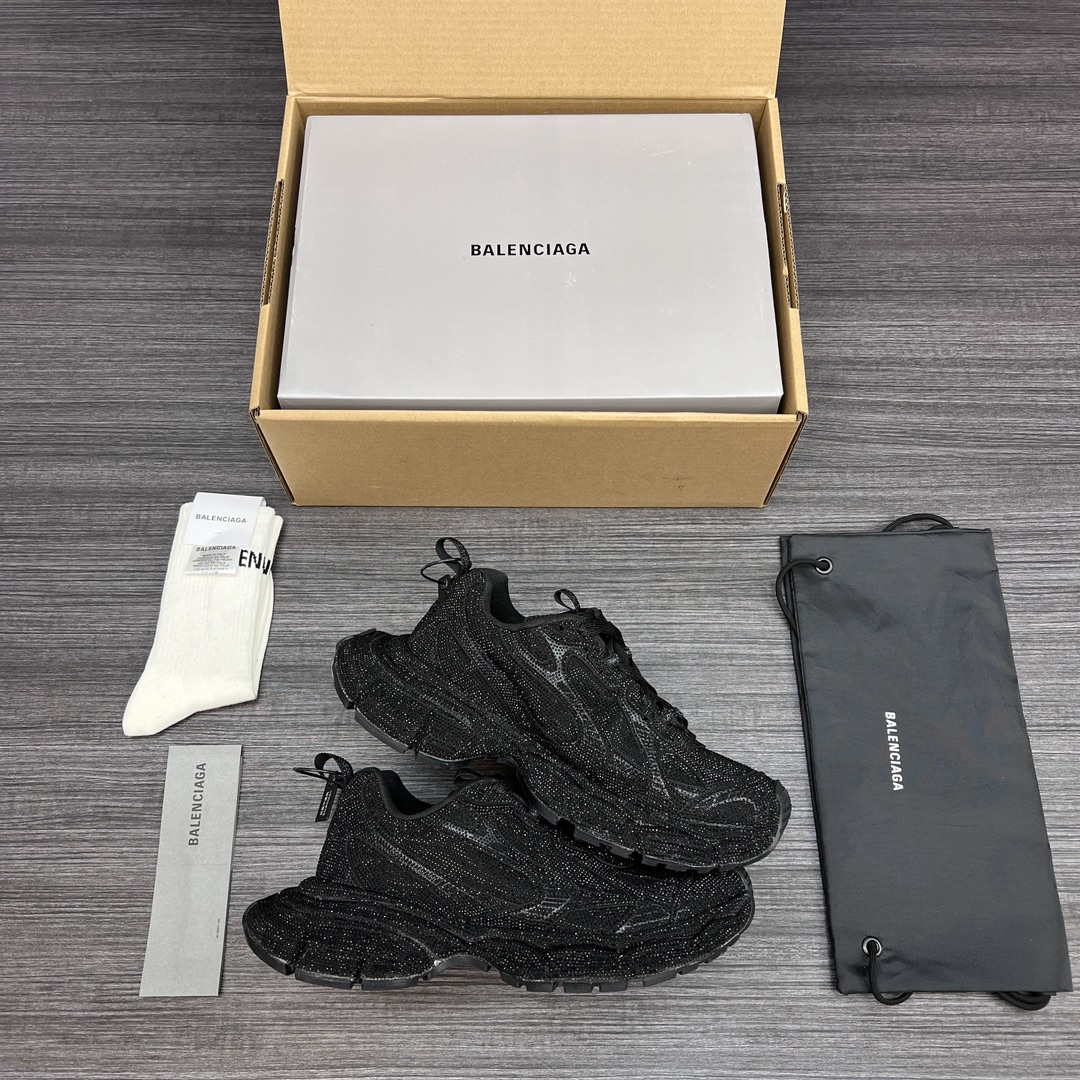 Balenciaga 纯原Balenciaga Phantom Sneaker 巴黎世家全新做旧十代黑钻潮流跑鞋 在延续 Track Trainer 户外轮廓和复杂鞋面结构的同时