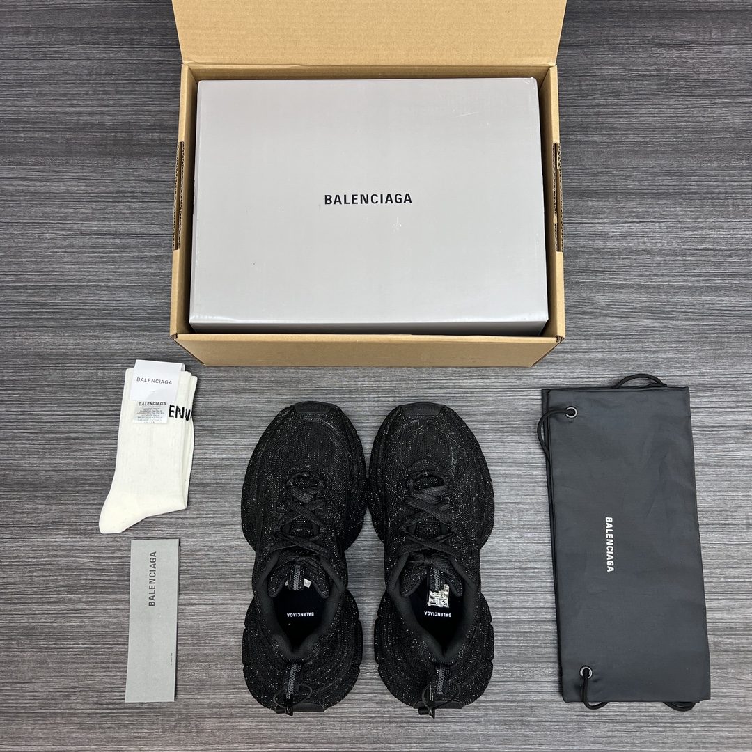 Balenciaga 纯原Balenciaga Phantom Sneaker 巴黎世家全新做旧十代黑钻潮流跑鞋 在延续 Track Trainer 户外轮廓和复杂鞋面结构的同时