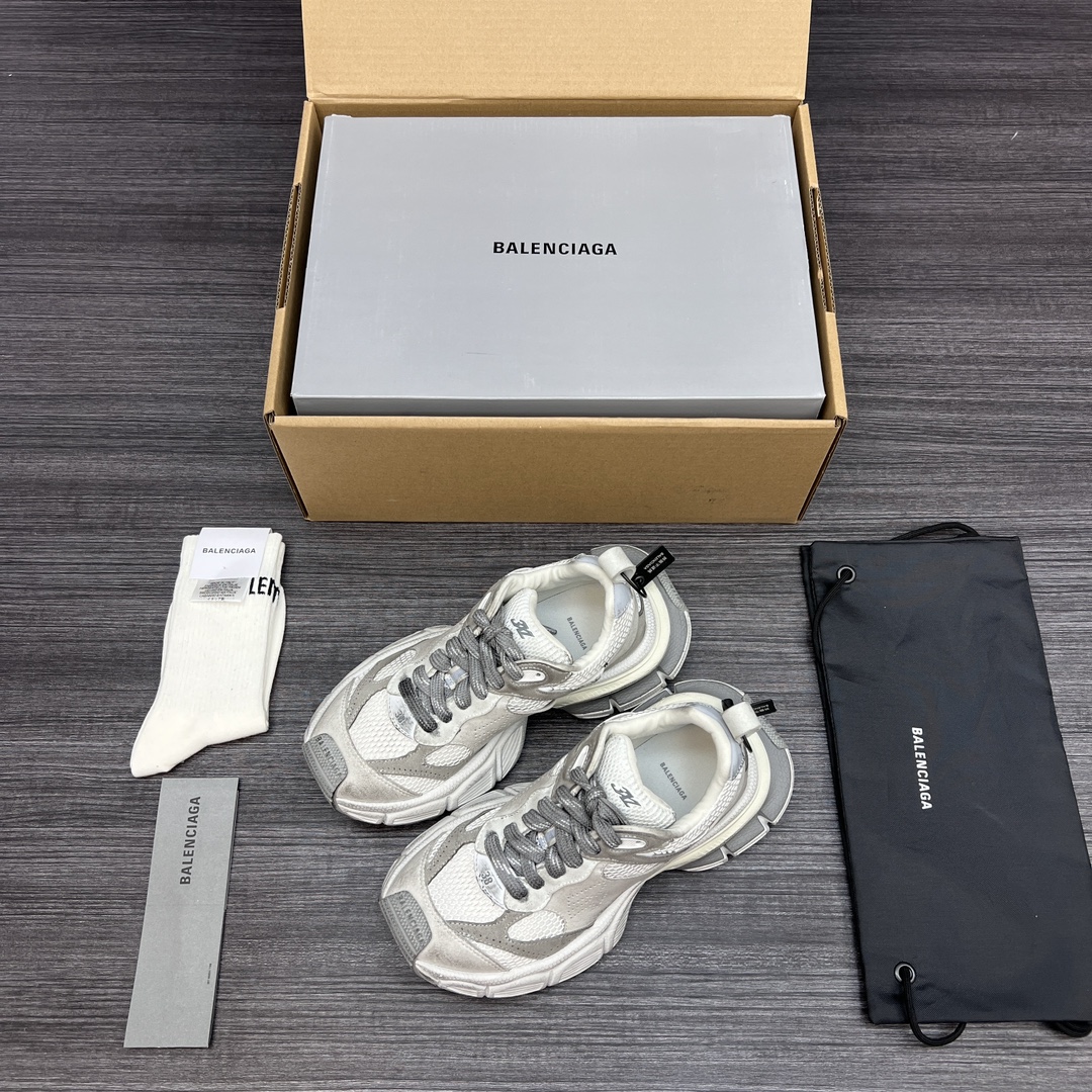 NO:229036,Pure original version Balenciaga Phantom Sneaker Brand new and old #3XL 10.5 generation trendy running shoes. While continuing the outdoor contour and complex upper structure of the Track Trainer, the new version adds matte mesh parts, making the whole shoe look more retro. Packaging: Full set of Dewu accessories reinforced aircraft box packaging!  Number of codes: 35-46 codes!  (One size larger, wear 37 shots, 36 sizes), casual shoes/sports shoes, balenciaga, balenciaga, tom ford, sneakers19860909纯原版本 Balenciaga Phantom Sneaker 巴黎世家全新做旧 #3XL 10.5代潮流跑鞋. 在延续 Track Trainer 户外轮廓和复杂鞋面结构的同时,新版本增加了磨砂网格部件,整鞋看起来更加复古. 包装:全套得物配件加固飞机盒包装！ 码数:35-46码！(偏大一码 穿37拍36码),休闲鞋/运动鞋,balenciaga,balenciaga,tom ford,sneakers,Women's Shoes