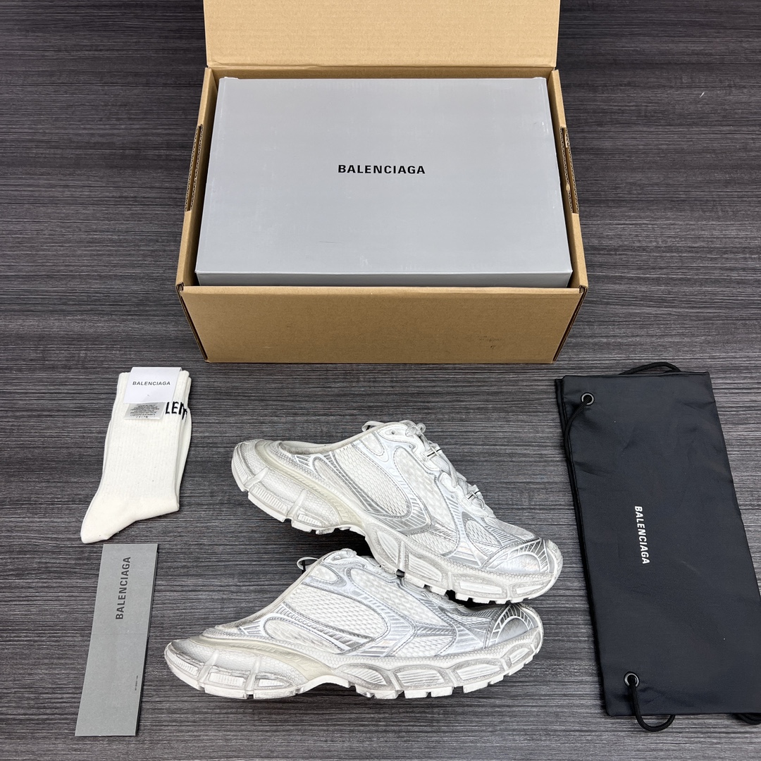 Balenciaga 纯 本Balenciaga Phantom Sneaker 巴黎世家全新做旧 3XL半拖 十代白银半拖做旧潮流跑鞋 在延续 Track Trainer 户外轮廓和复杂鞋面结构的同时