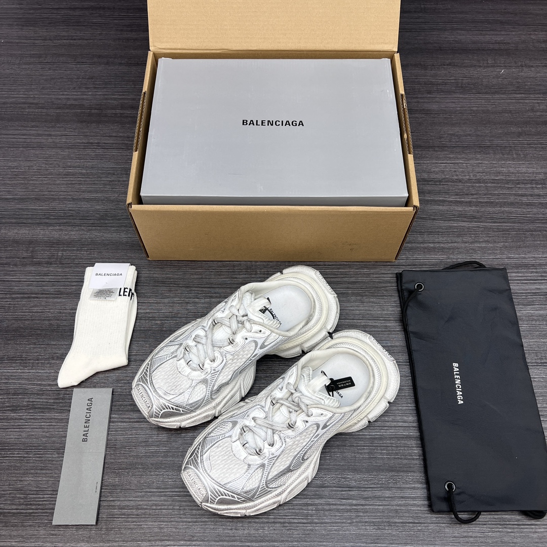 NO:229044,The pure original version of Balenciaga Phantom Sneaker Balenciaga brand new old 3XL semi-trailer ten generation silver semi-trailer old trend running shoes. While continuing the outdoor contour and complex upper structure of the Track Trainer, the new version adds transparent strap parts to the heel, making the whole shoe look more retro. Packaging: Full set of original packaging reinforced aircraft box packaging!  Number of codes: 35-46 codes!  (One size larger, wear 42 shots and 41 shots), casual shoes/sports shoes, balenciaga, balenciaga, tom ford, sneakers19860909纯原版本Balenciaga Phantom Sneaker 巴黎世家全新做旧 3XL半拖 十代白银半拖做旧潮流跑鞋 在延续 Track Trainer 户外轮廓和复杂鞋面结构的同时,新版本在后跟位置增加了透明带的部件,整鞋看起来更加复古. 包装:全套原版包装加固飞机盒包装！ 码数:35-46码！(偏大一码 穿42拍41),休闲鞋/运动鞋,balenciaga,balenciaga,tom ford,sneakers,Women's Shoes
